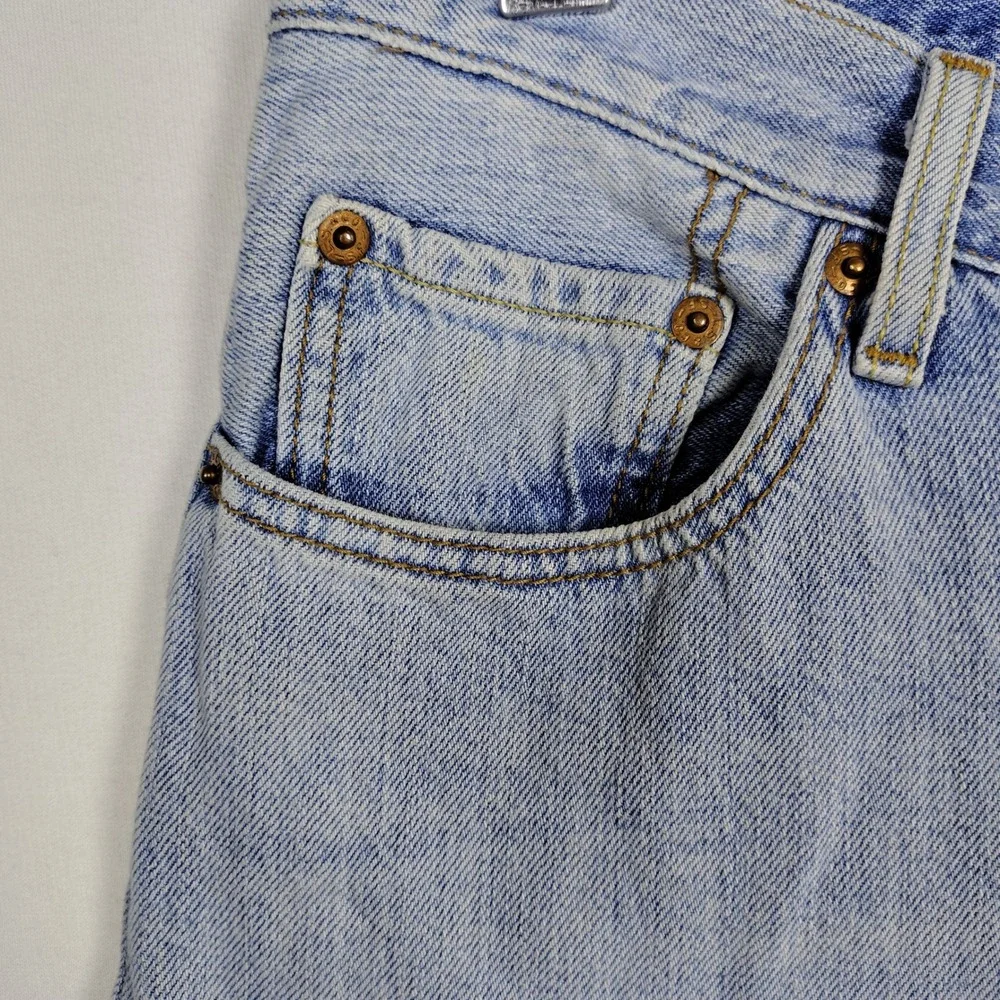 Levis 501 Original Fit Jeans Mens 30x30 Light Wash Blue Button Fly Straight